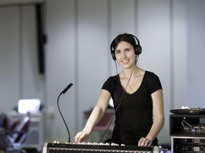 A student in the "Audio and Video "degree programme at Robert Schumann Hochschule in Düsseldorf
