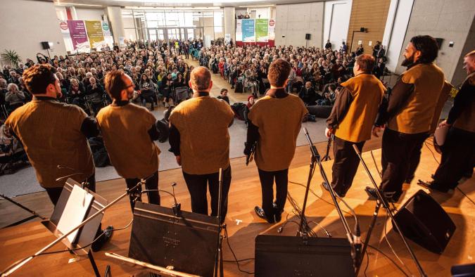 Das DİTİB Sufi-Ensemble bei der Eröffnung des Kölner Festivals Acht Brücken 2016.