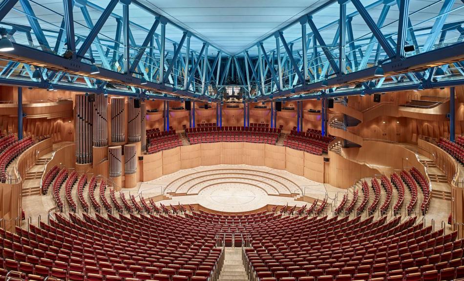 Blick in den runden Konzertsaal der Kölner Philharmonie