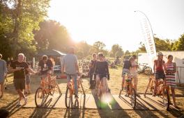 Standfahrräder zur Versorgung der Pedal Power Stage auf dem Futur 2 Festival