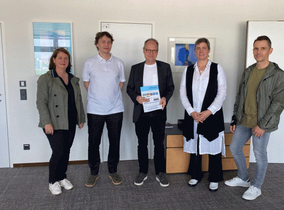 Übergabe des Positionspapiers an den ARD-Vorsitzenden Prof. Dr. Kai Gniffke durch Vertreter der SWR-Klangkörper am 22. Mai in Stuttgart